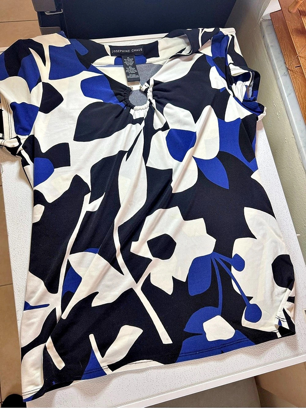 Josephine Chaus Abstract Print Blouse in Black & Blue Size Medium
